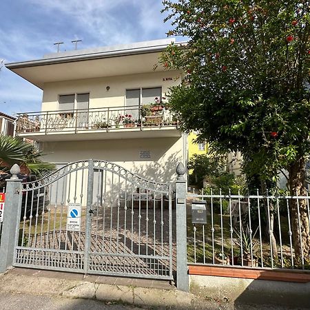 Villa Rita - Agenzia Cocal Каорле Екстер'єр фото